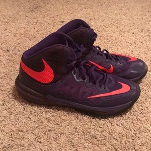 Boys Nike basketball shoes
